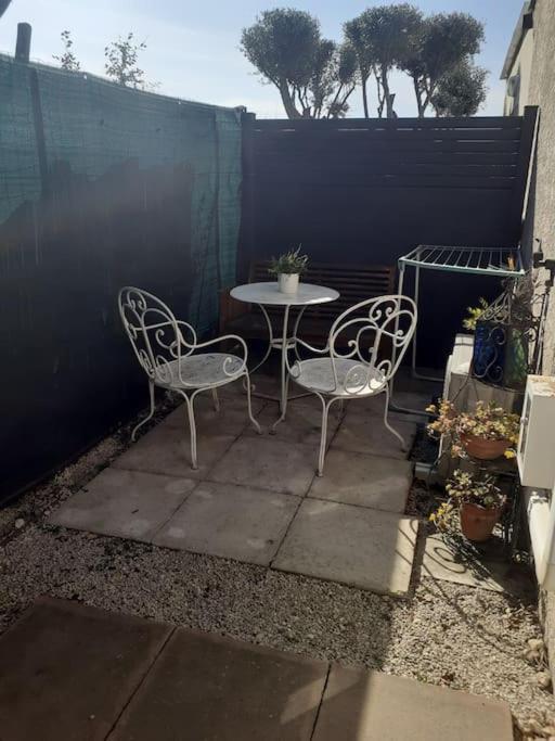 Studio- Terrasse -Place De Parking Prive Марсель Екстер'єр фото